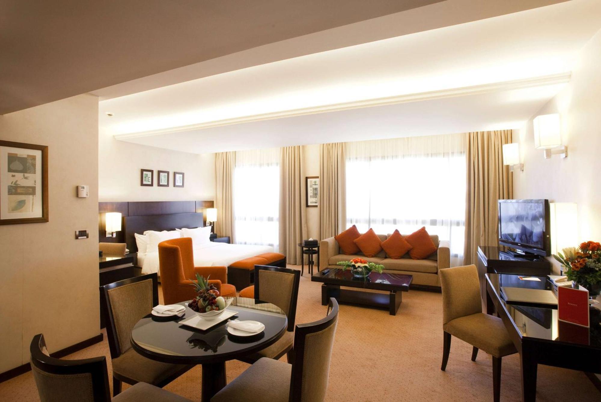 Hotel Ramada Plaza By Wyndham Beirut Raouche Exteriér fotografie