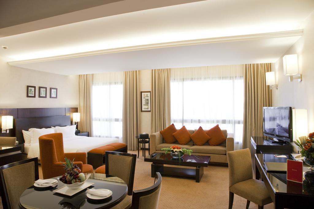 Hotel Ramada Plaza By Wyndham Beirut Raouche Pokoj fotografie