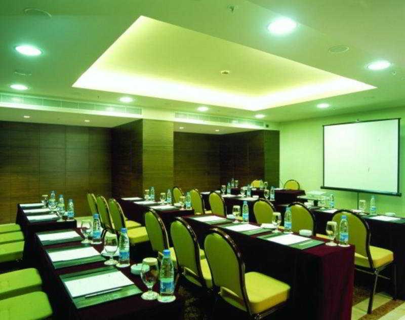 Hotel Ramada Plaza By Wyndham Beirut Raouche Exteriér fotografie