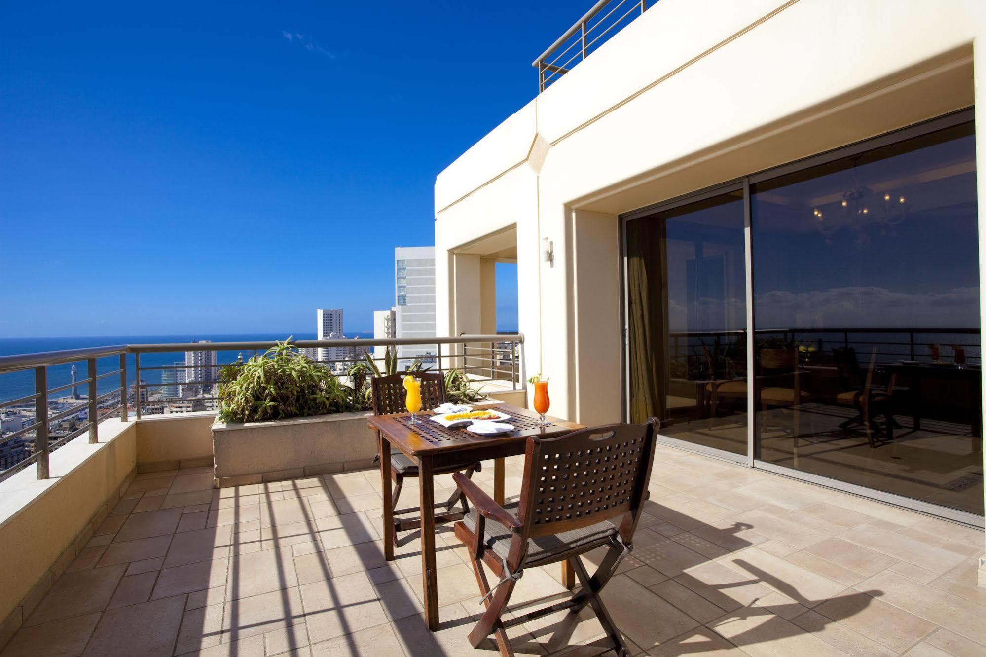 Hotel Ramada Plaza By Wyndham Beirut Raouche Exteriér fotografie