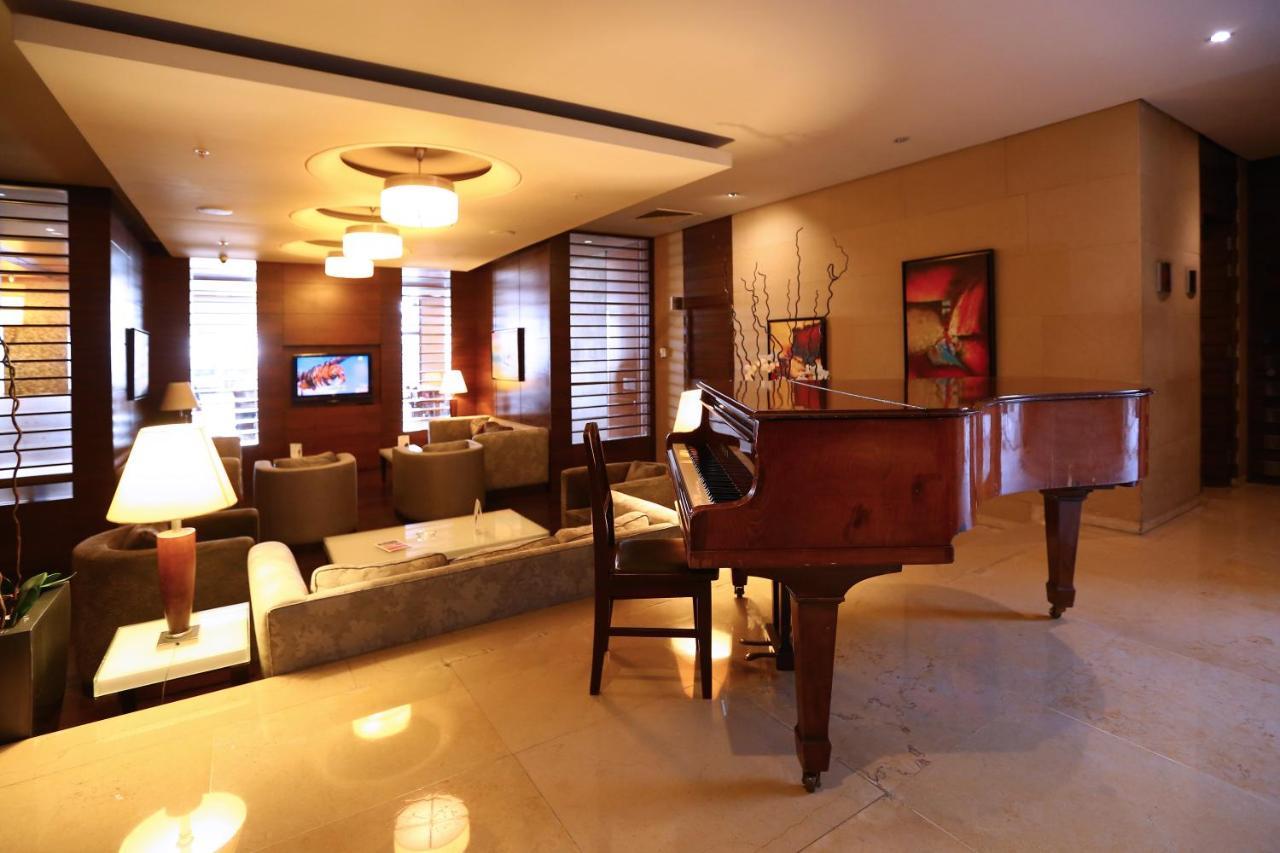 Hotel Ramada Plaza By Wyndham Beirut Raouche Exteriér fotografie