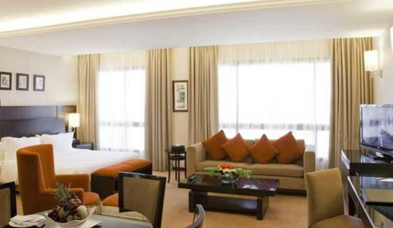 Hotel Ramada Plaza By Wyndham Beirut Raouche Exteriér fotografie